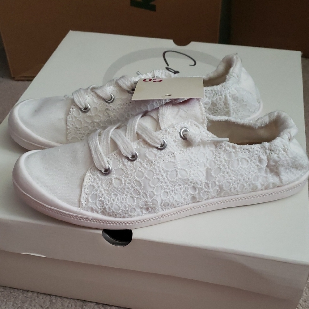 Kohl's White Lace Sneakers